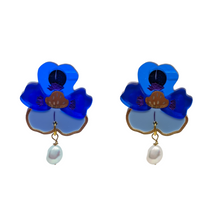 Load image into Gallery viewer, Pansies Earrings